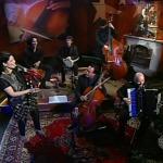 the_colbert_report_10_27_08_Yo-Yo Ma_20081030033345.jpg